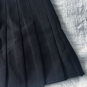 American Apparel black pleated skirt - BRAND NEW